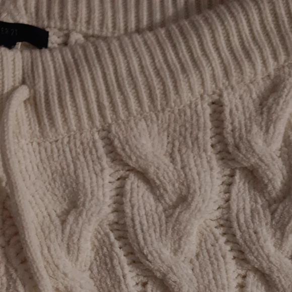 Crochet Sweatpants Forever 21 Size M EUC - Picture 2 of 4